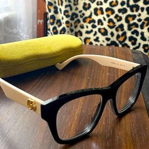 Here We have a 2 week old pair of Gucci Eyeglass frames